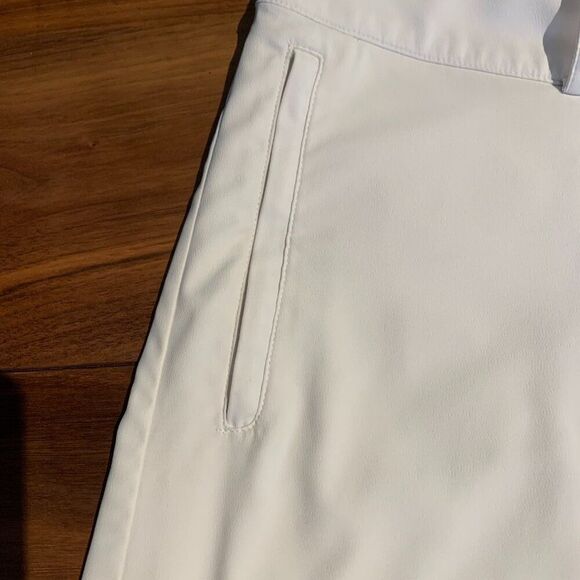 Nike golf, tennis, pickleball skort, Sz 10, EUC, pockets, front zip, all white - Picture 3 of 16